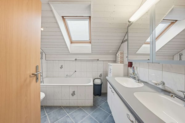 Freistehendes Einfamilienhaus mit grosszügigem Garten in Staad SG 7