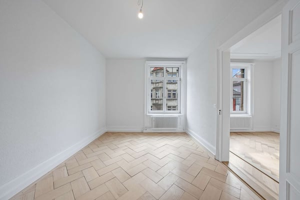 Charmante 1.5-ZWG, frisch saniert & bezugsbereit 2