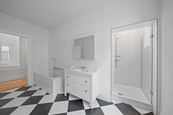 Charmante 1.5-ZWG, frisch saniert & bezugsbereit 4