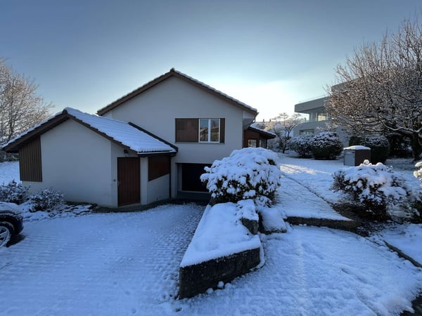 1.5-Zi-EFH mit Einliegerwohnung und ca. 800 m² Umschwung 2