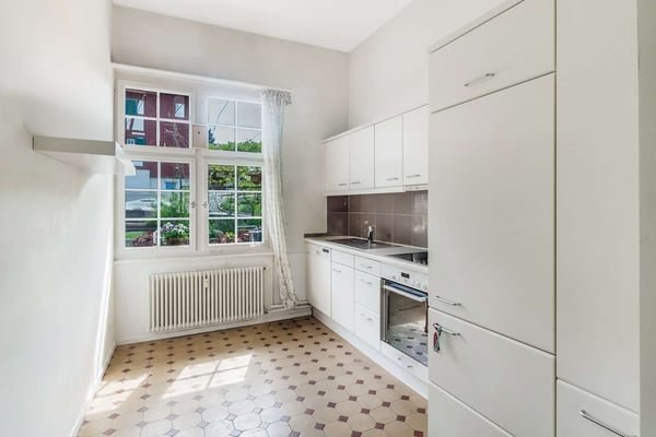 Charmante 2.5-Zimmer-Wohnung im historischen Schloss 2