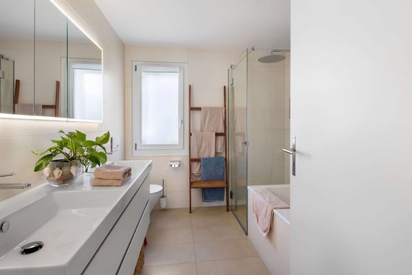 Sonniges 5.5-Zimmer-Doppeleinfamilienhaus mit Wintergarten 4