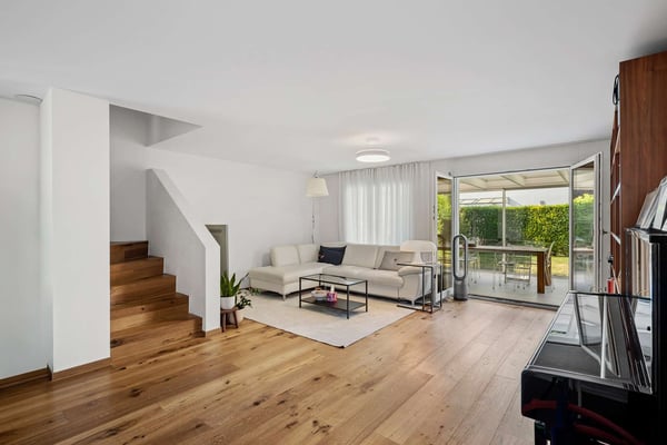 Sonniges 5.5-Zimmer-Doppeleinfamilienhaus mit Wintergarten 2