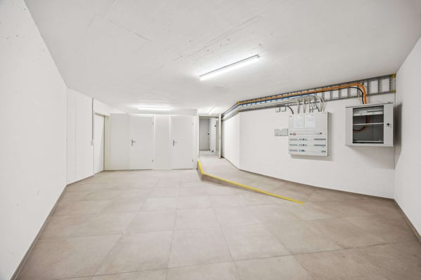 Gewerbefläche mit hoher Sichtbarkeit im Herzen von Neuhausen 8