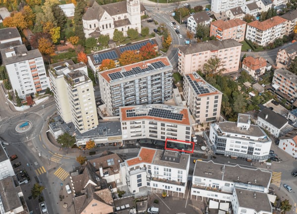 Gewerbefläche mit hoher Sichtbarkeit im Herzen von Neuhausen 9