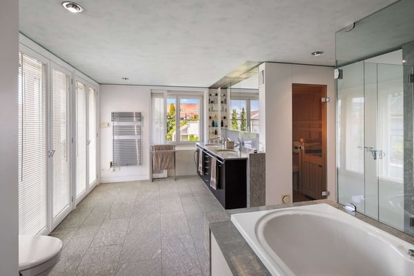 Exklusive 5.5-Zimmer-Maisonette mit privatem Wellnessbereich 10