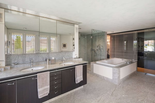 Exklusive 5.5-Zimmer-Maisonette mit privatem Wellnessbereich 9