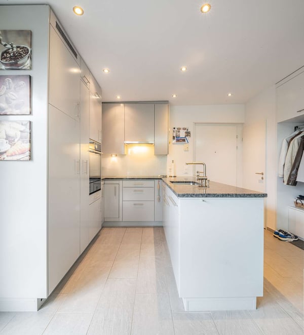 Lichtdurchflutete Attika-Wohnung mit Stadtblick 4