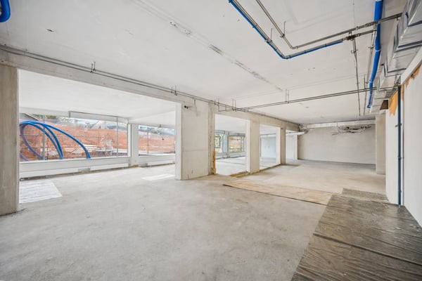 Repräsentative Gewerbefläche mit grossen Schaufenstern 5