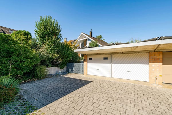 Familienfreundliches Einfamilienhaus mit grosszügigem Garten und Pool 13