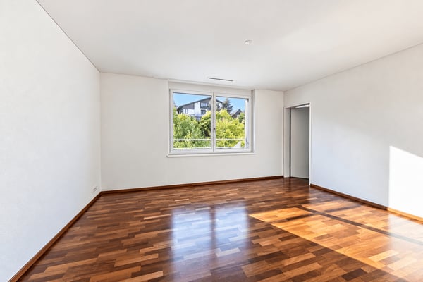 Wohnen mit Weitblick - attraktive 4.5-Zimmer-Wohnung im 1. Obergeschoss 7