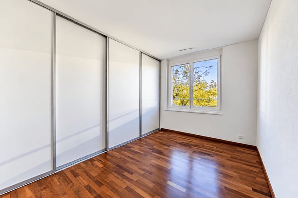 Wohnen mit Weitblick - attraktive 4.5-Zimmer-Wohnung im 1. Obergeschoss 10