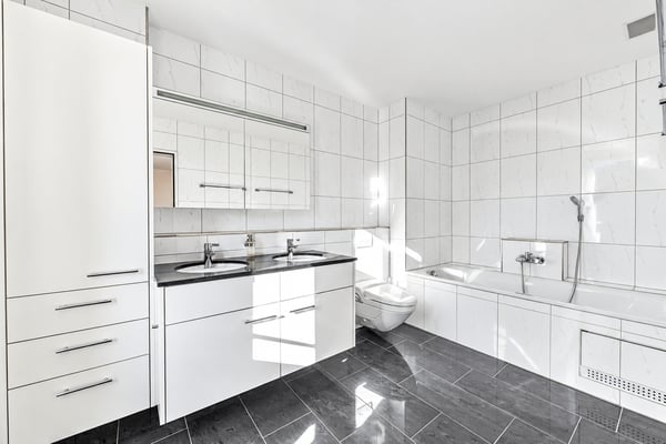 Wohnen mit Weitblick - attraktive 4.5-Zimmer-Wohnung im 1. Obergeschoss 8