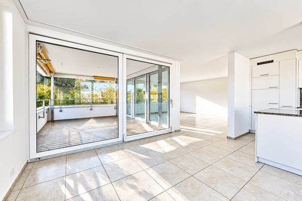Wohnen mit Weitblick - attraktive 4.5-Zimmer-Wohnung im 1. Obergeschoss 5