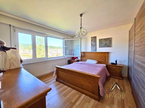 Lumineux 1.5 pièces avec loggia au dernier étage 10