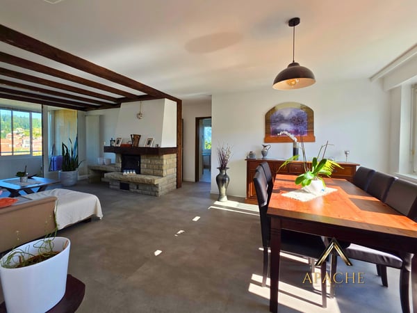 Lumineux 1.5 pièces avec loggia au dernier étage 2