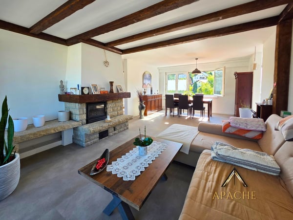 Lumineux 1.5 pièces avec loggia au dernier étage 4