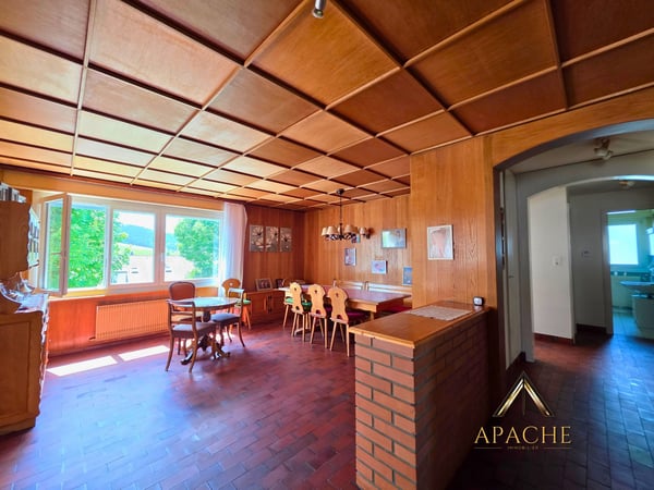 Généreuse maison familiale, 2 appartements pouvant être réunis et 5 garages 5
