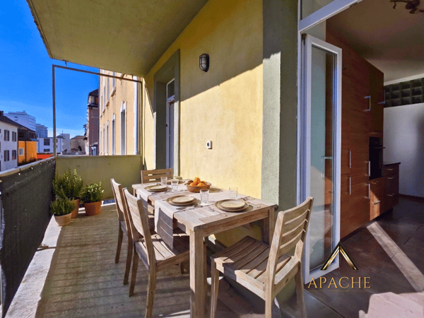 Magnifique 4.5 pièces avec grand balcon et place de parc intérieure 1
