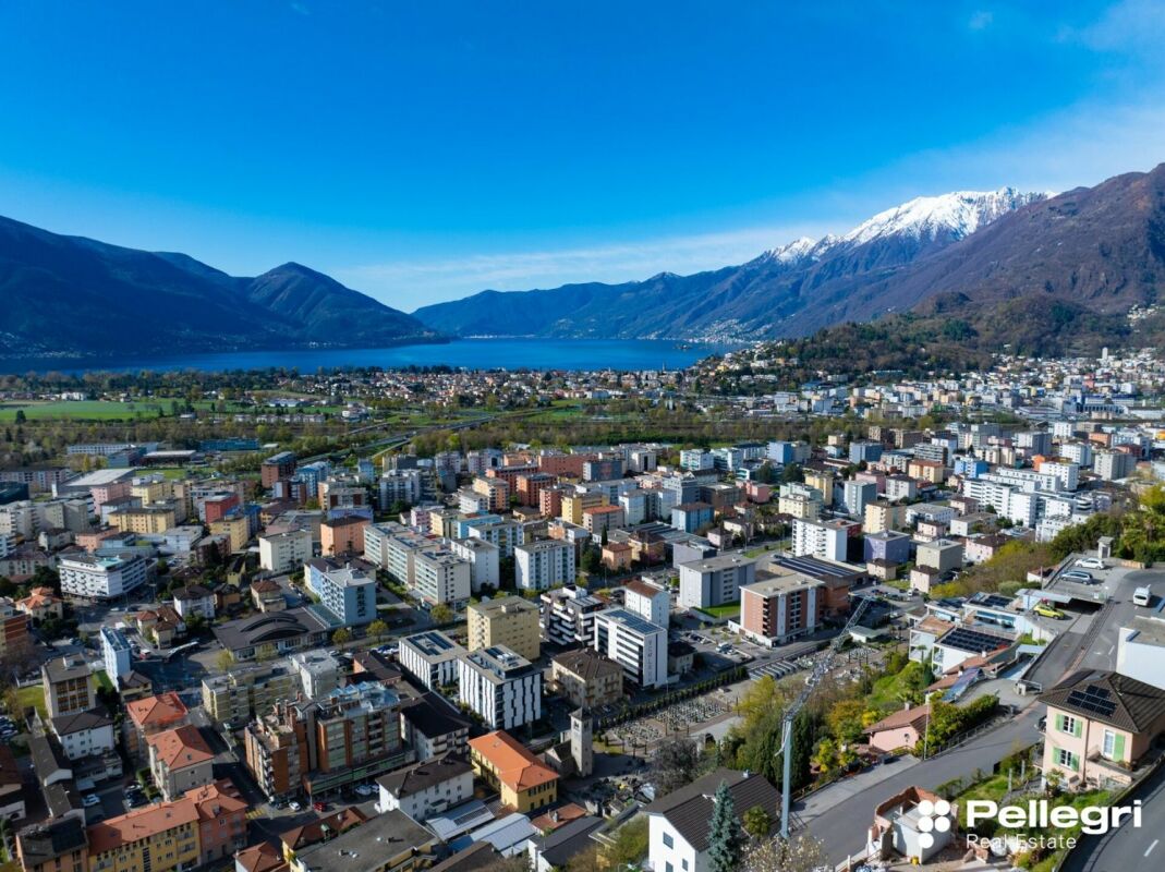 Moderne Zweifamilienhaus mit Sessicht und grosszügigen Terrassen