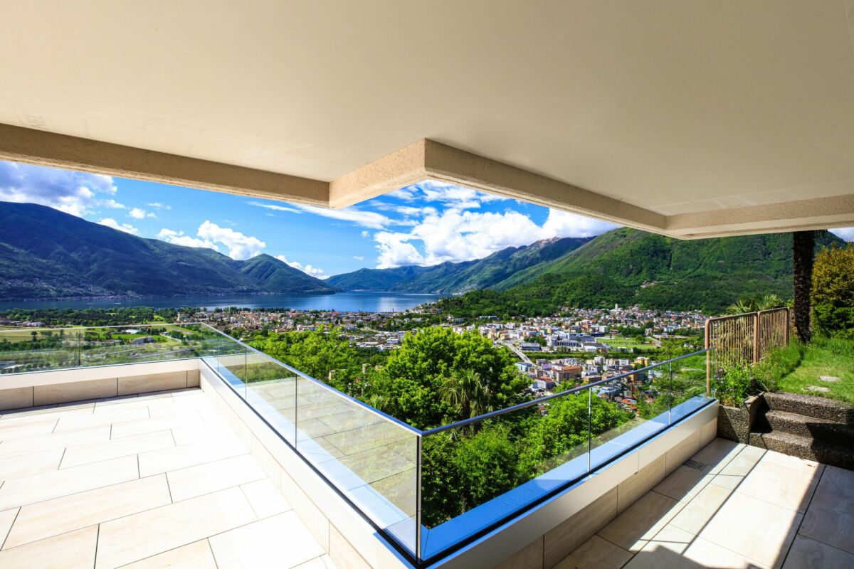 Elegante 4.5 Wohnung mit Garten und traumhafter Seesicht