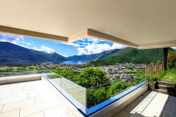 Elegante 4.5 Wohnung mit Garten und traumhafter Seesicht 1