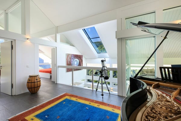 Licht, Privatsphäre und zeitgenössische Architektur in Medeglia 9