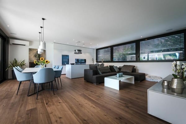 Moderne und zetrale 2.5 Zi.-Gartenwohnung mit Pool 3