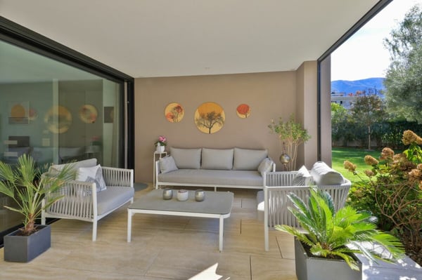 Moderne und zentrale 4.5 Zi.-Gartenwohnung mit Pool 6