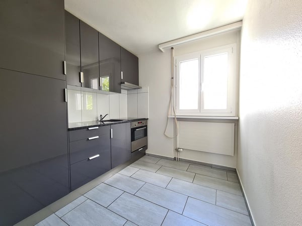 Helle & offene 2.5 Zimmerwohnung in Schmitten 3