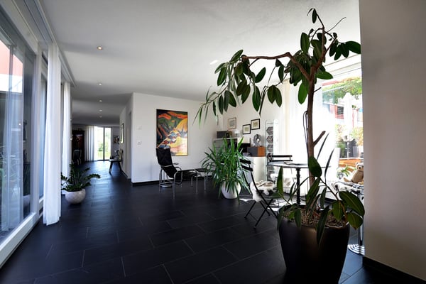 Wunderschöne 5.5 Zimmer-Wohnung mit Innenhof zu vermieten 5