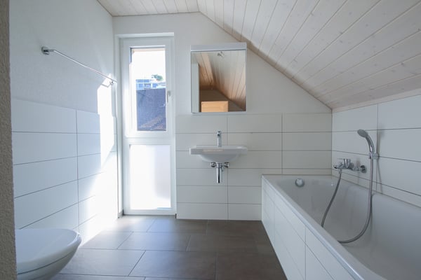 Moderne Dachwohnung in Zeinigen 5