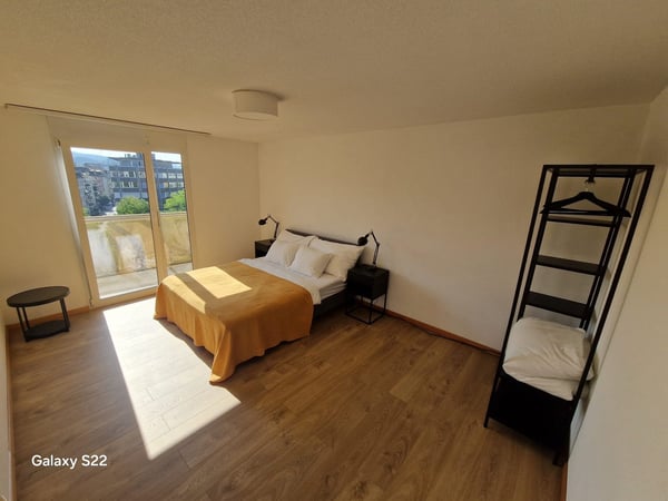 Befristet bis 31.12.28 Moderne 1.5-Zimmer-Wohnung mit Stadtblick in Zürich Industriequartier 11