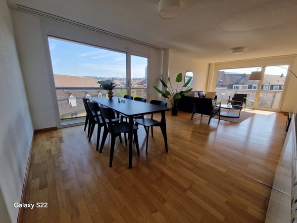 Befristet bis 31.12.28 Moderne 1.5-Zimmer-Wohnung mit Stadtblick in Zürich Industriequartier 8