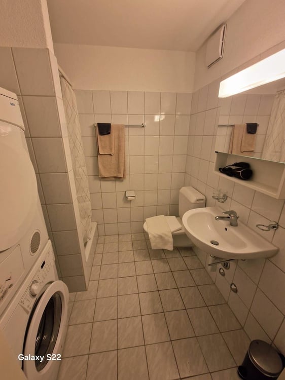 Befristet bis 31.12.28 Moderne 1.5-Zimmer-Wohnung mit Stadtblick in Zürich Industriequartier 4