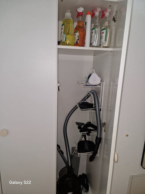 Befristet bis 31.12.28 2.5-Zimmer-Wohnung mit Balkon und Stadtblick in Zürich 9