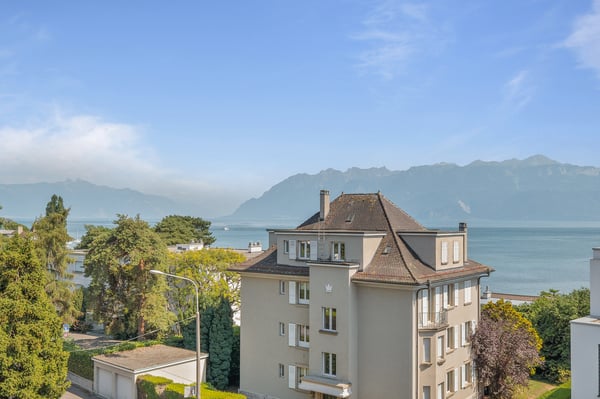 Superbe duplex alliant confort, vue lac et situation privilégiée 13