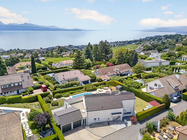 Magnifique propriété dans un quartier prestigieux de Lutry, vue lac 1