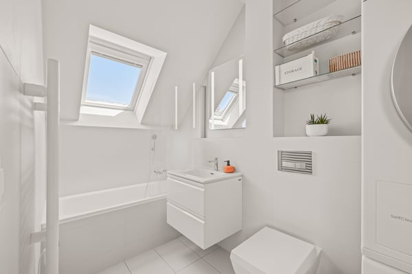 Superbe duplex alliant confort, vue lac et situation privilégiée 8