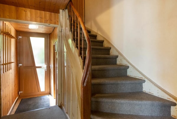 Charmantes Doppeleinfamilienhaus mit grosszügigem Garten in Diesbach 4