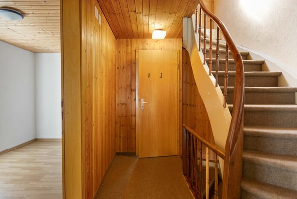 Charmantes Doppeleinfamilienhaus mit grosszügigem Garten in Diesbach 7
