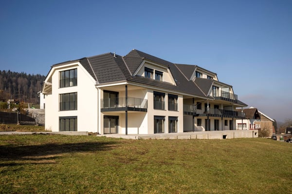 Ihr neues Zuhause in Bottenwil: 4.5-Zimmer-Maisonette mit Loggia und Weitblick ins Grüne