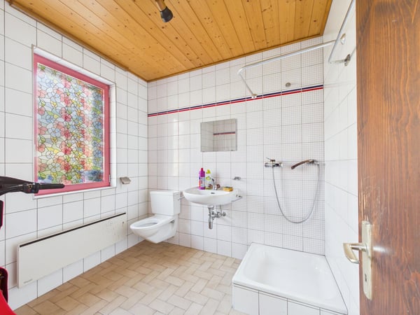 Halle dépôt avec chambres frigorifiques et deux studios 4