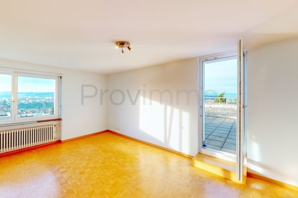 Attikawohnung mit traumhaftem Panorama und Gemeinschaftspool 6