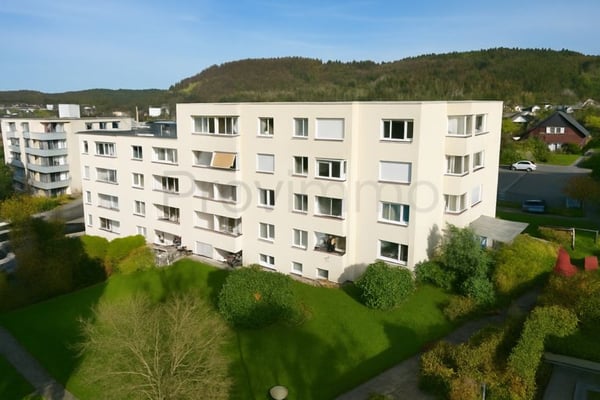 Attikawohnung mit traumhaftem Panorama und Gemeinschaftspool 1