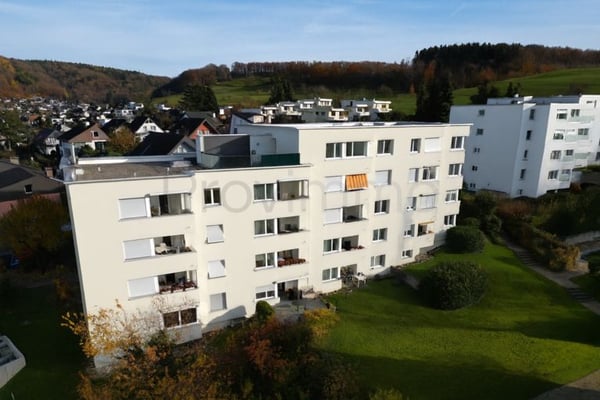 Attikawohnung mit traumhaftem Panorama und Gemeinschaftspool 3