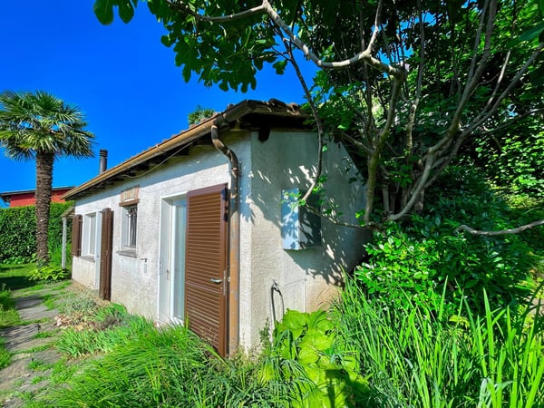 Vernate - Wunderschönes Baugrundstück mit freiem Blick und teilweisem Seeblick | Vernate - Magnifique terrain constructible avec vue dégagée et partielle sur le lac | Vernate - Splendido Terreno Edificabile con Vista Aperta e Parziale Lago | Vernate - Beautiful Building Plot with Open and Partial Lake Views 3