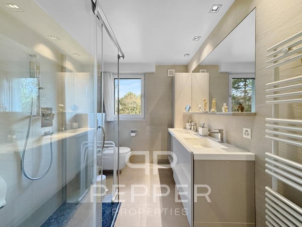 Écrin de verdure aux portes de Lausanne - Spacieuse maison individuelle rénovée 5