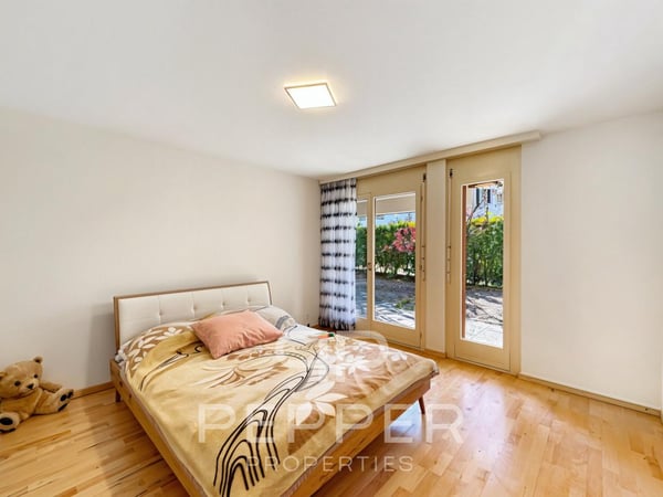 Vaste appartement en rez-de-jardin au coeur de Chailly 11