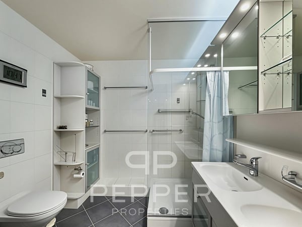 Rare duplex en attique avec vue panoramique sur le Léman et les Alpes 10